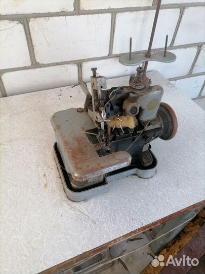 Оверлок для швейной машины