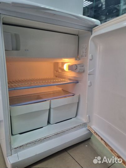 Компактный холодильник Indesit (85 см) /84