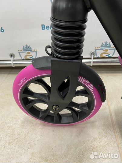 Самокат с ручным тормозом Tech Team Sport 210