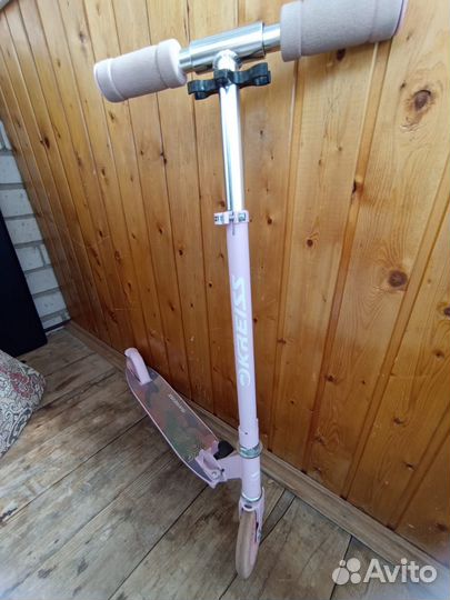 Самокат детский двухколесный для девочки