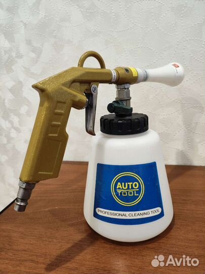 Торнадор бу