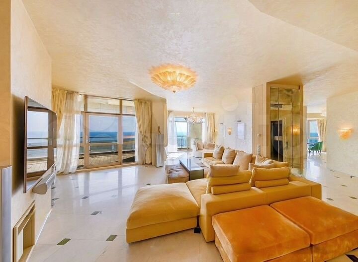 3-к. квартира, 171 м², 17/22 эт.