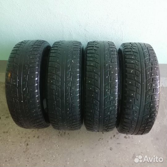 Kumho I'Zen KW22 215/65 R16 98T