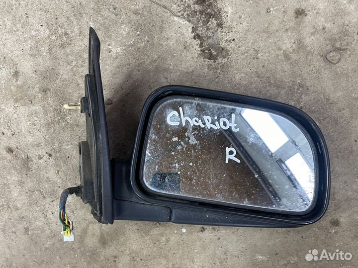 Зеркало правое Mitsubishi Chariot