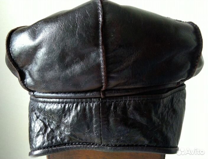 Кепка кожаная женская