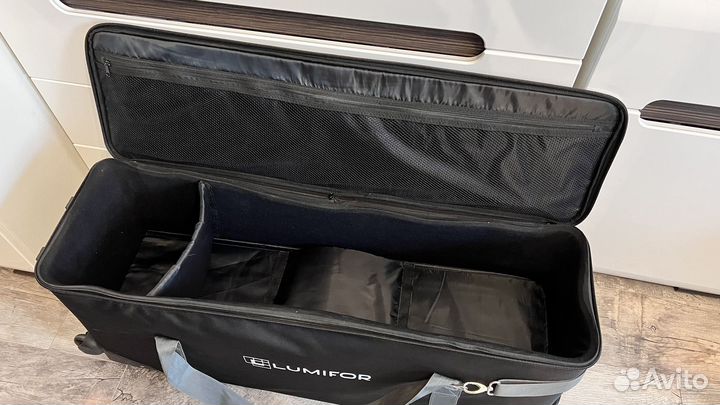 Сумка для фототехники на колесах, отсек для стоек