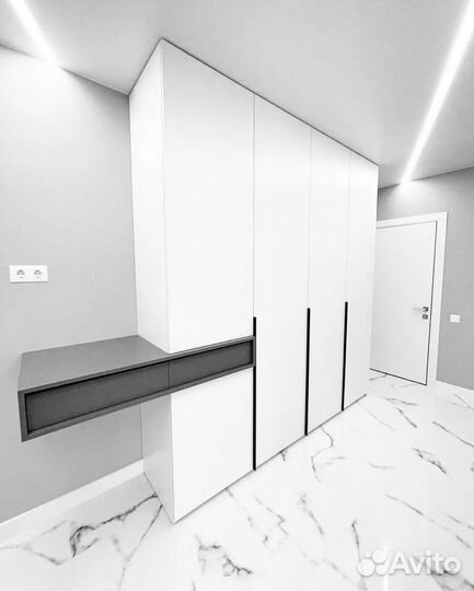 Распашной шкаф