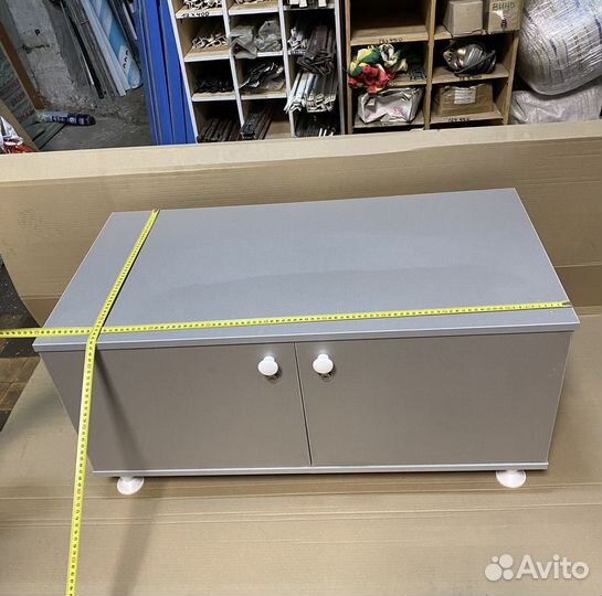 Тумба от витрины