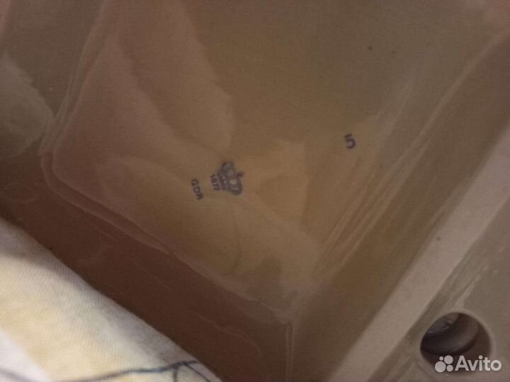 Фарфоровая статуэтка Дама в коляске с кавалером