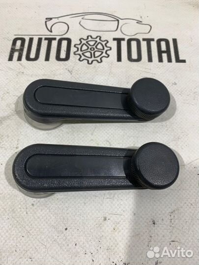 Ручка стеклоподъемника Toyota Corolla 150 1ZR 2008