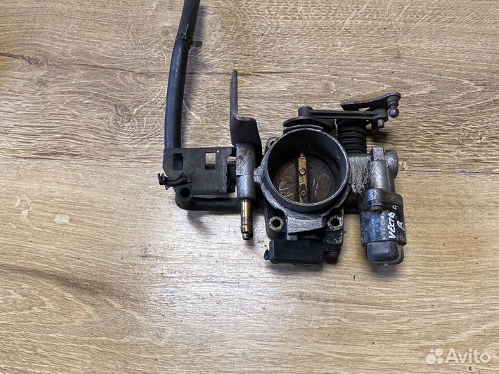 Opel vectra b дросельная заслонка 1,6 бензин