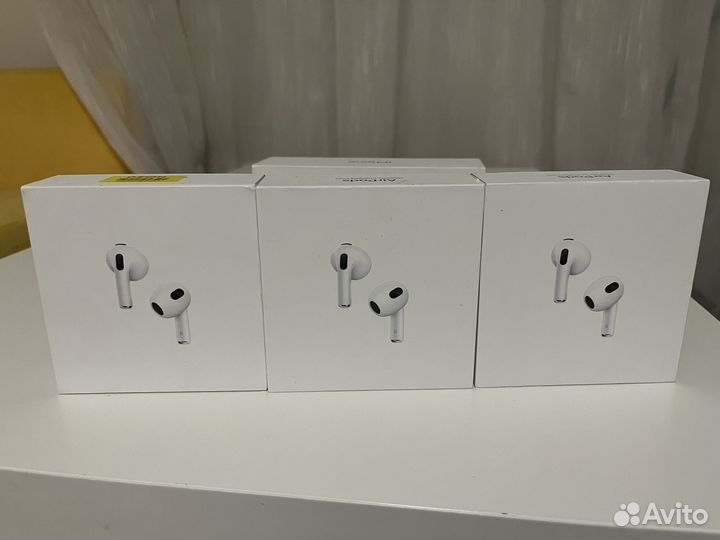 Коробки AirPods