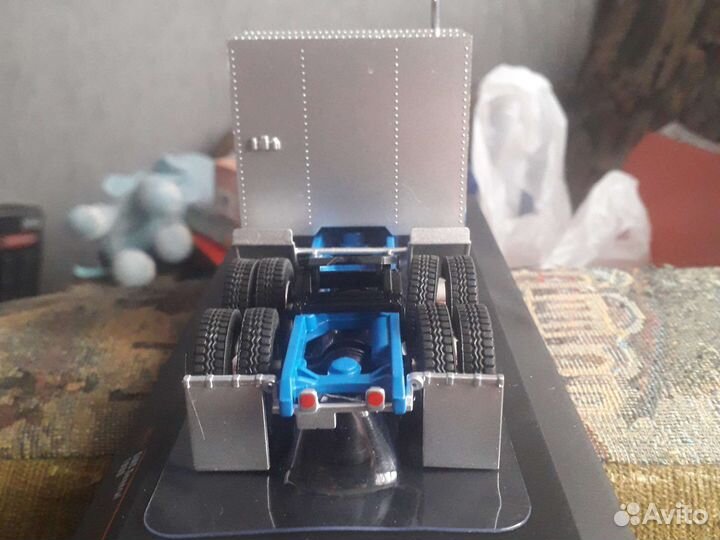 Модель грузовика GMC General