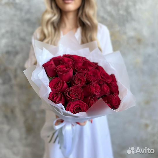 Красные розы Оптом