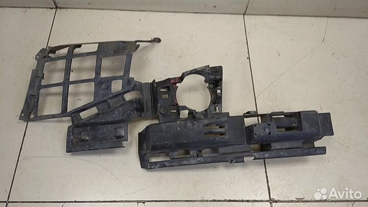 Кронштейн переднего бампера левый Renault Megane