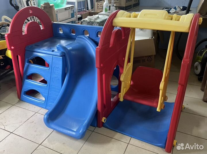 Детская горка и качели