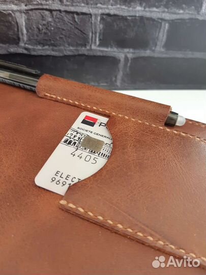 Кожаная обложка для блокнота или книги