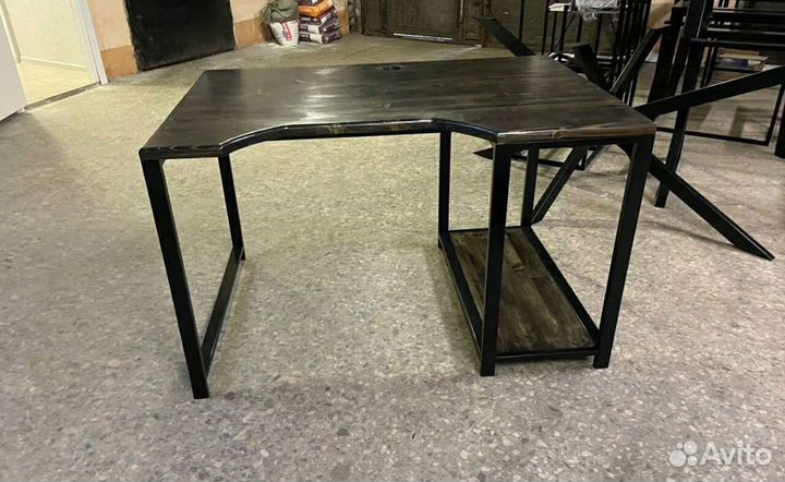 Компьютерный стол лофт из массива