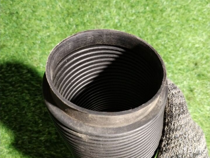 Патрубок воздушного фильтра (гофра) Volvo s80 1