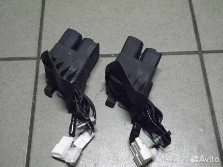 Замок ремня безопасности Тойота Приус 50