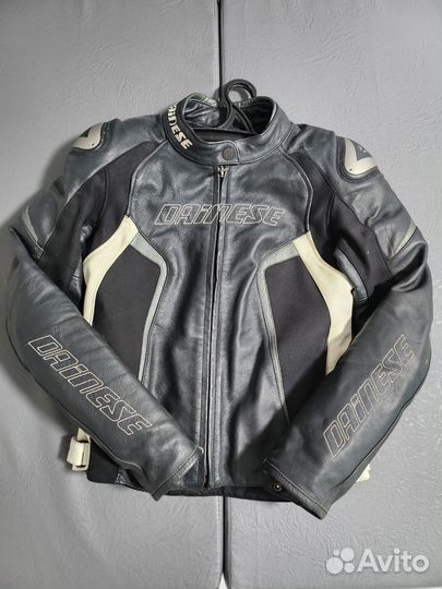 Мотокуртка кожаная женская