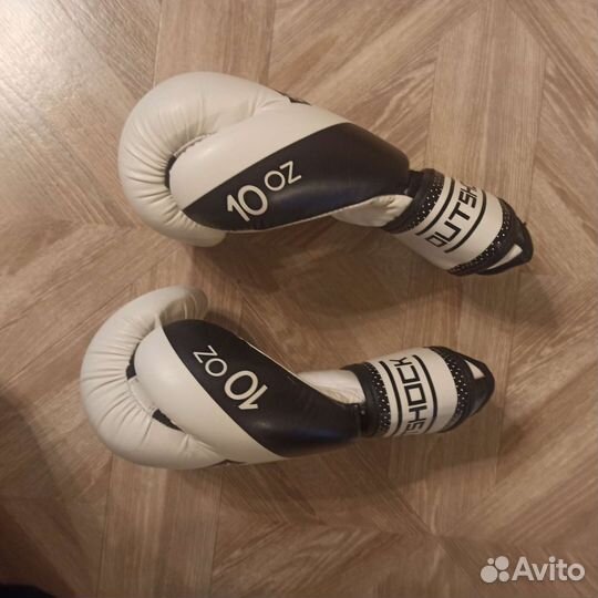 Боксерские перчатки 10 унций