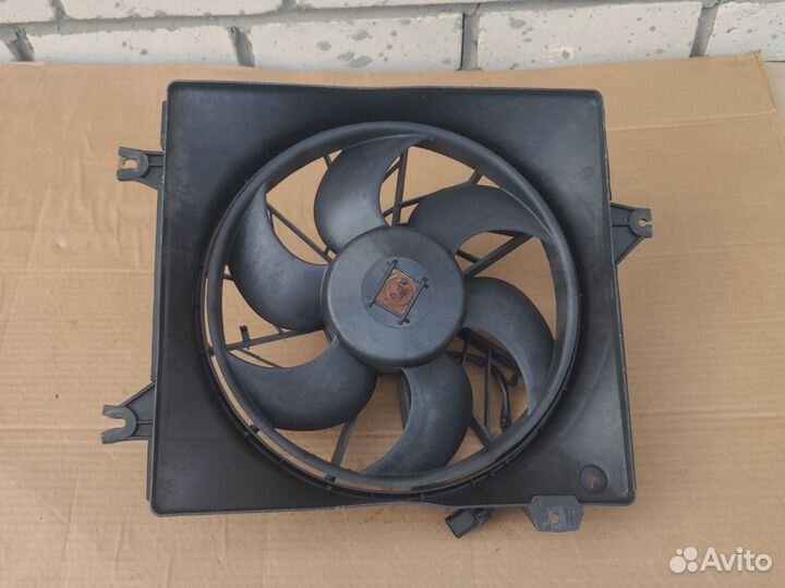 Вентилятор охлаждения двигателя Hyundai Lantra J2