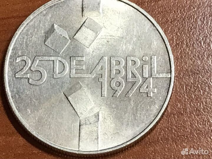 Серебро Португалия 1974 100 эскудо 18 грамм