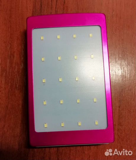 Повербанк с фонарём и солнечной батареей