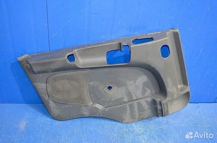 Обшивка двери, левая scania P-series (01.04)