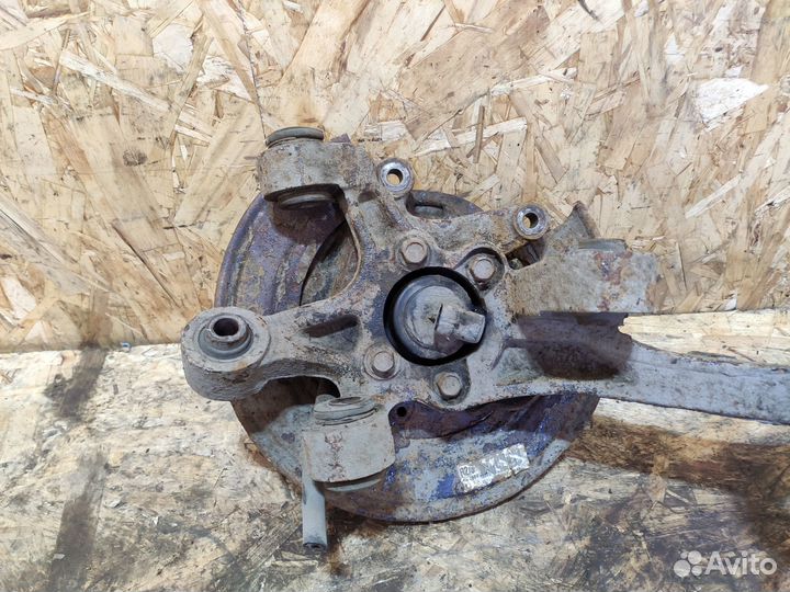 Кулак задний левый Chevrolet Epica