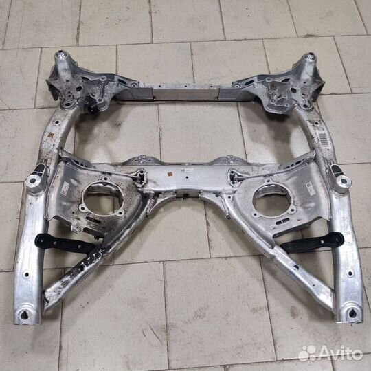Передняя балка (подрамник) BMW 7 G11 2017г