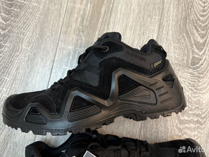 Тактическая обувь. Кроссовки Lowa черные