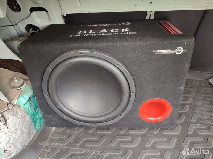 Активный сабвуфер в авто