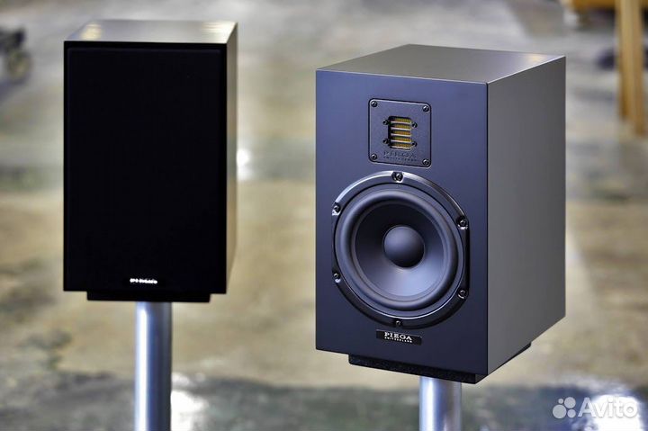 Акустика полочная Piega Classic 3.0 Black matt fin