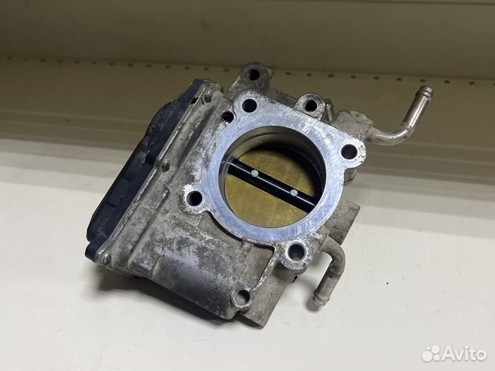 Дроссельная заслонка Toyota Avensis 03-09г