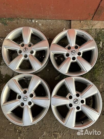 Диски литые R16 Nissan