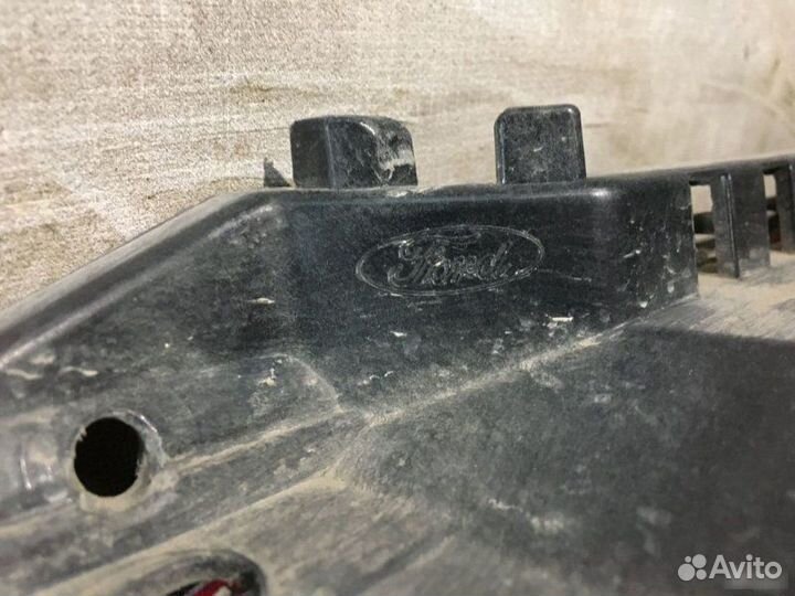 Панель передний Ford Fiesta