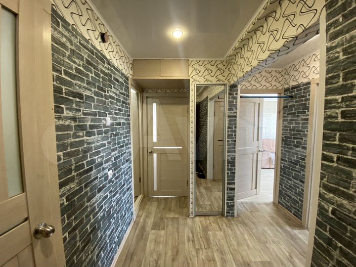 2-к. квартира, 47 м², 3/9 эт.