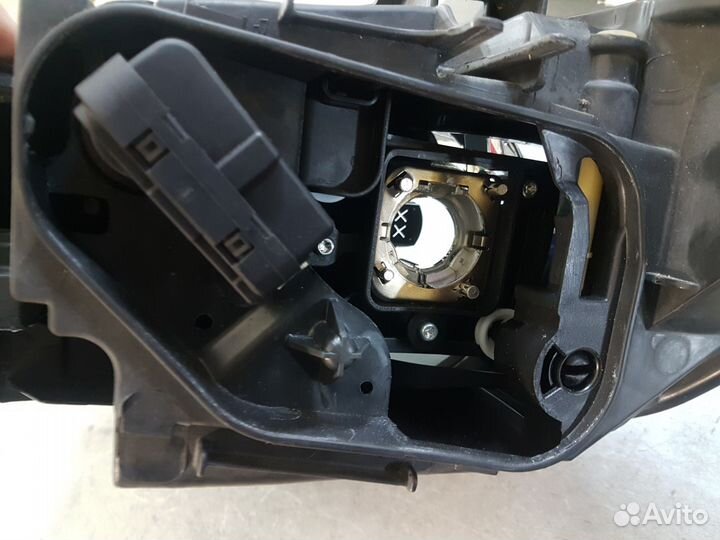 Фара правая галоген valeo Audi Q7 4L 4l0941004