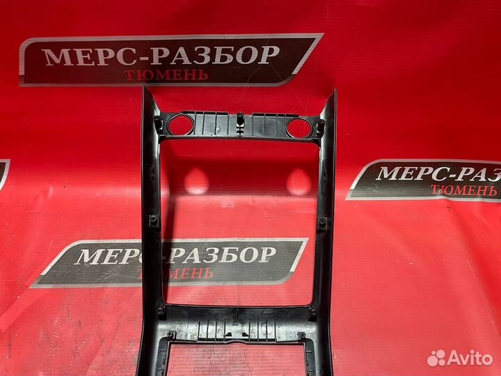 Мерседес 166 накладка центральной консоли