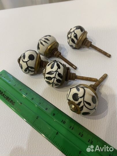 Старинные фарфоровые ручки от комода 19 века