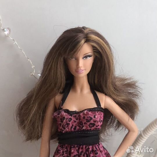 Кукла Барби basics