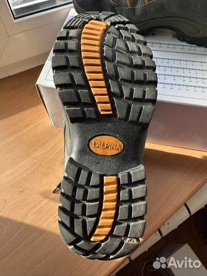 Теплые зимние спортивные ботинки