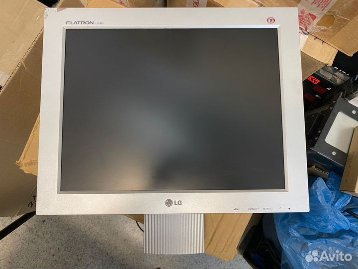 Монитор LG Flatron L1530S