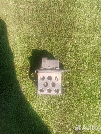 Резистор вентилятора радиатора Renault Fluence