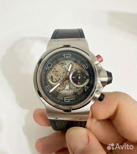 Наручные часы и наушники для Минь