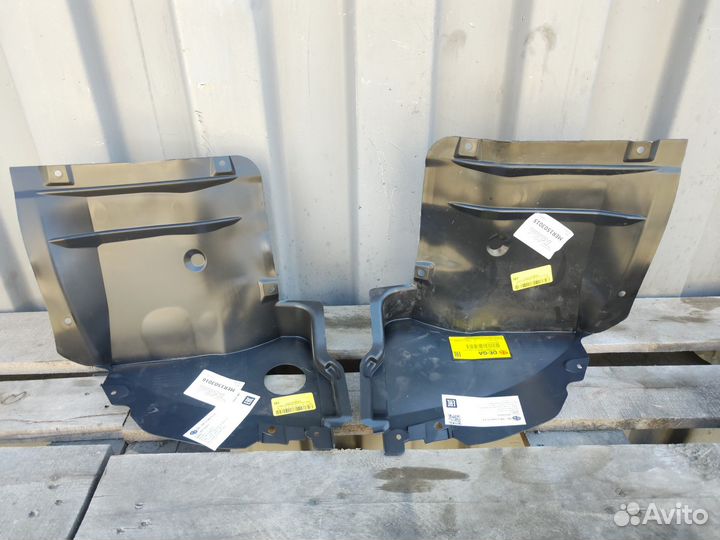 Новый передний подкрылок Mercedes W203