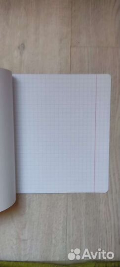Тетрадь в крупную клетку