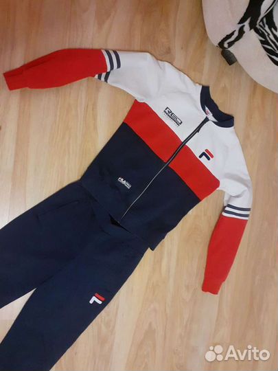 Спортивный костюм